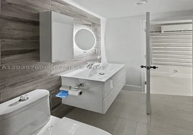 Photo 3 of Single family home for sale at 960 Ne 146th St, North Miami, FL 33161 | MLS# A12035760 | Listing updated on 2026-08-27