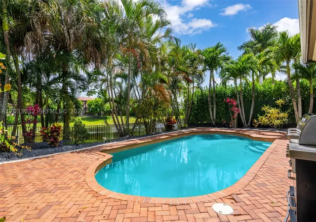 Photo 4 of Single family home for sale at 9534 Ginger Ct, Parkland, FL 33076 | MLS# A12033032 | Listing updated on 2026-10-05