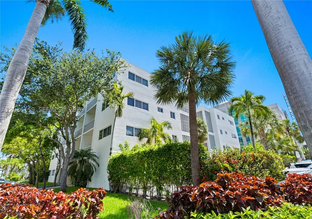 Photo 3 of Condo for sale at 10001 W Bay Harbor Dr #202, Bay Harbor Islands, FL 33154 | MLS# A12036159 | Listing updated on 2026-09-05
