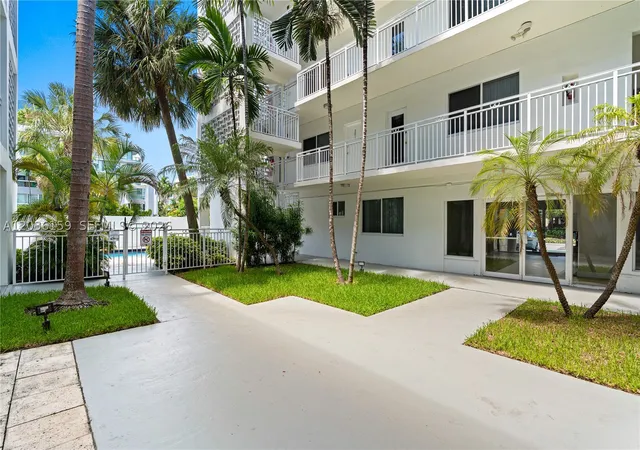 Photo 4 of Condo for sale at 10001 W Bay Harbor Dr #202, Bay Harbor Islands, FL 33154 | MLS# A12036159 | Listing updated on 2026-09-05