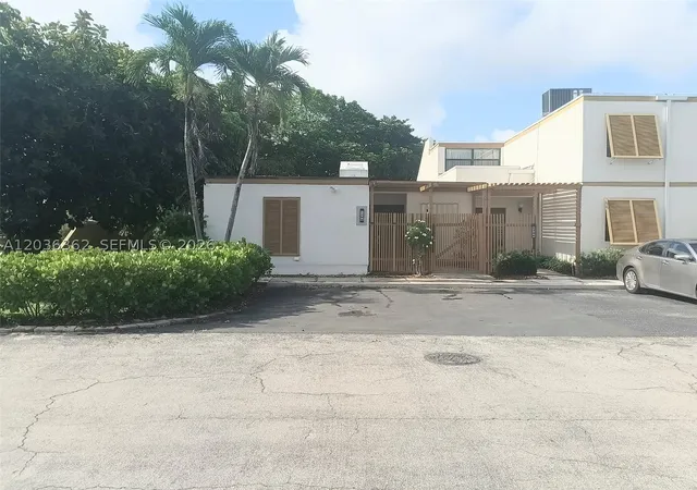Photo 1 of Sale Pending at 1700 Sw 131st Pl Cir S, Miami, FL 33175 | MLS# A12036362 | Listing updated on 2026-08-31