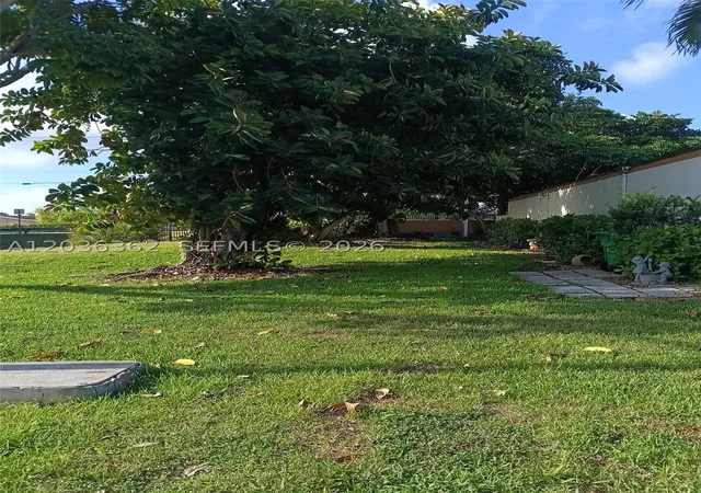 Photo 3 of Sale Pending at 1700 Sw 131st Pl Cir S, Miami, FL 33175 | MLS# A12036362 | Listing updated on 2026-08-31