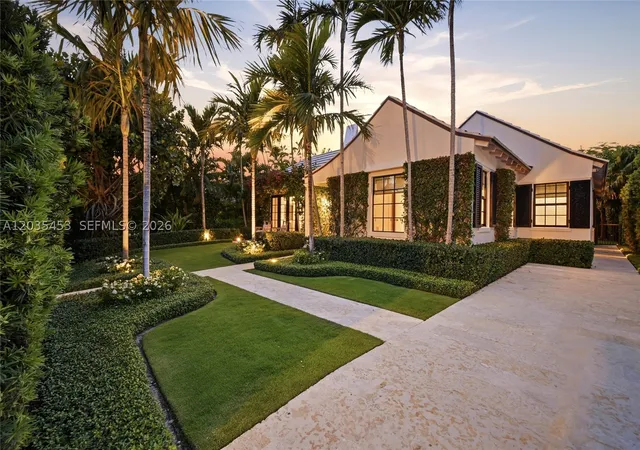 Photo 1 of Single family home for sale at 135 Chilean Ave, Palm Beach, FL 33480 | MLS# A12035453 | Listing updated on 2026-09-24