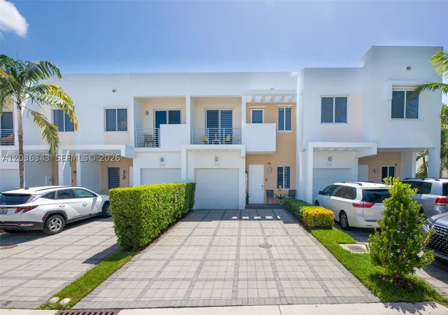 Photo 3 of Townhouse for sale at 7117 Nw 103rd Path, Doral, FL 33178 | MLS# A12036343 | Listing updated on 2026-09-25