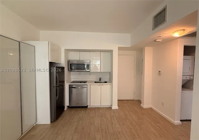 Photo 4 of Condo for sale at 1611 Meridian Ave #202, Miami Beach, FL 33139 | MLS# A12036523 | Listing updated on 2026-09-22