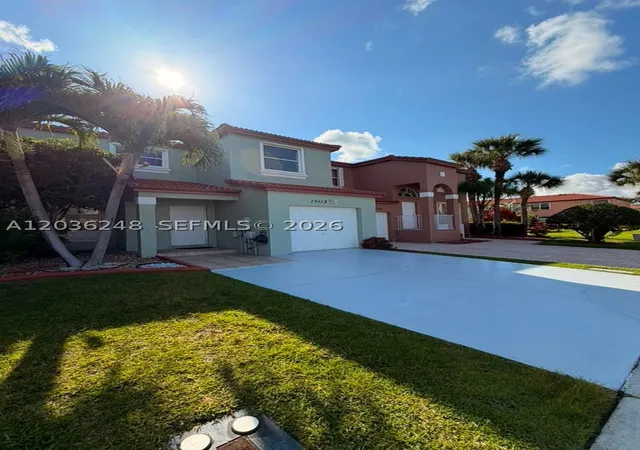 Photo 2 of Townhouse for sale at 15112 Nw 8th St #77, Pembroke Pines, FL 33028 | MLS# A12036248 | Listing updated on 2026-09-12