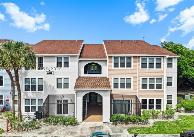 Photo 2 of Condo for sale at 2303 N Congress Ave #27, Boynton Beach, FL 33426 | MLS# A12033701 | Listing updated on 2026-09-21