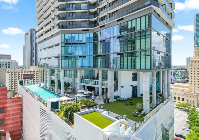 Photo 2 of Condo for sale at 398 Ne 5Th St #3318, Miami, FL 33132 | MLS# A12033493 | Listing updated on 2026-09-10