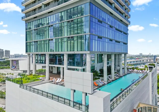 Photo 3 of Condo for sale at 398 Ne 5Th St #3318, Miami, FL 33132 | MLS# A12033493 | Listing updated on 2026-09-10