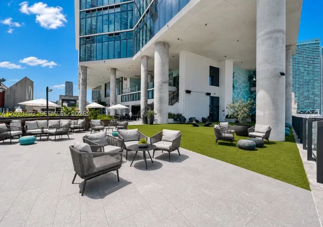 Photo 4 of Condo for sale at 398 Ne 5Th St #3318, Miami, FL 33132 | MLS# A12033493 | Listing updated on 2026-09-10