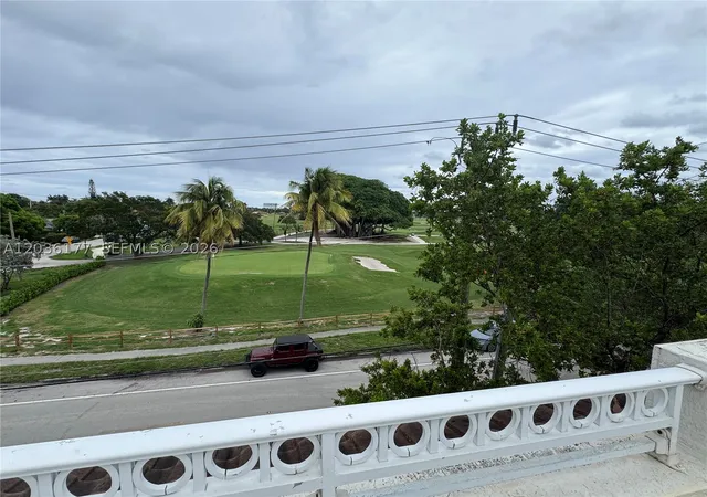 Photo 4 of Townhouse for sale at 820 N 17Th Ave, Hollywood, FL 33020 | MLS# A12036177 | Listing updated on 2026-08-31
