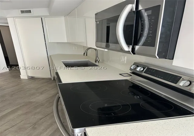 Photo 3 of Condo for sale at 6921 Environ Blvd #7P, Lauderhill, FL 33319 | MLS# A12036807 | Listing updated on 2026-09-16