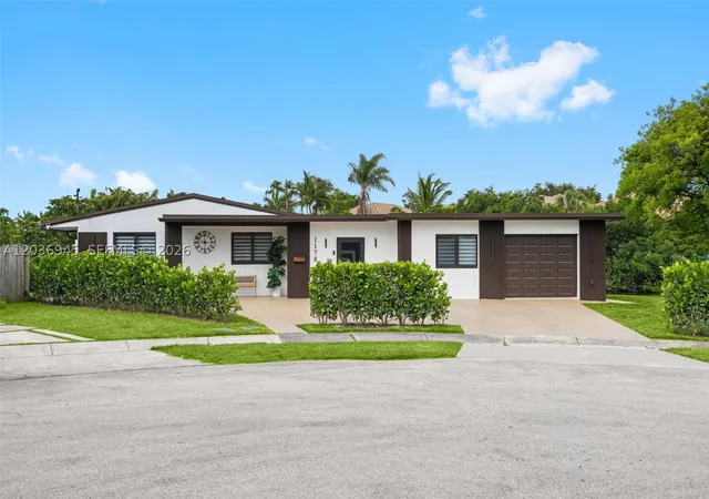 Photo 1 of Sale Pending at 1178 Grant St, Hollywood, FL 33019 | MLS# A12036945 | Listing updated on 2026-09-03
