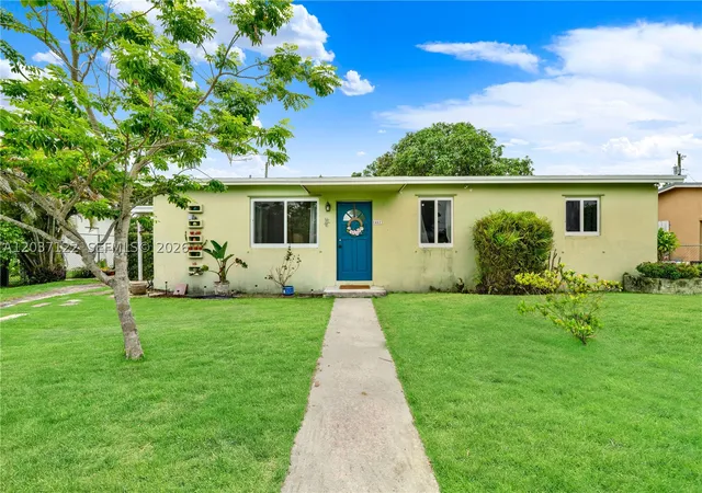 Photo 2 of Single family home for sale at 14611 Sw 103rd Ct, Miami, FL 33176 | MLS# A12037122 | Listing updated on 2026-08-31
