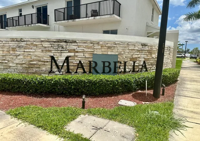Photo 2 of Townhouse for sale at 754 Se 19th St, Homestead, FL 33034 | MLS# A12036998 | Listing updated on 2026-08-29