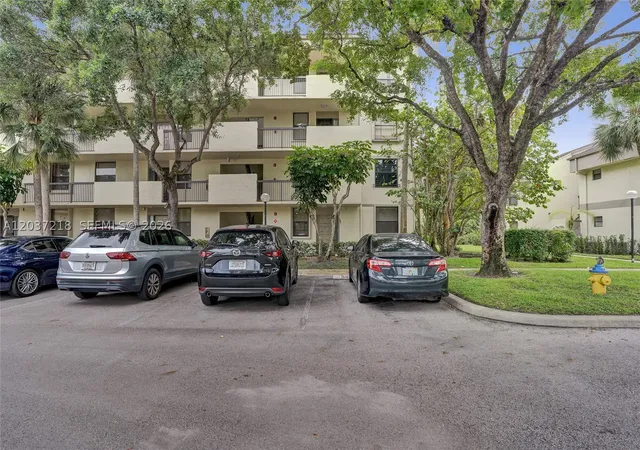 Photo 3 of Condo for sale at 2908 S Carambola Cir S #106, Coconut Creek, FL 33066 | MLS# A12037218 | Listing updated on 2026-09-09