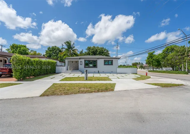 Photo 3 of Sale Pending at 11 W 59th St, Hialeah, FL 33012 | MLS# A12037026 | Listing updated on 2026-10-06