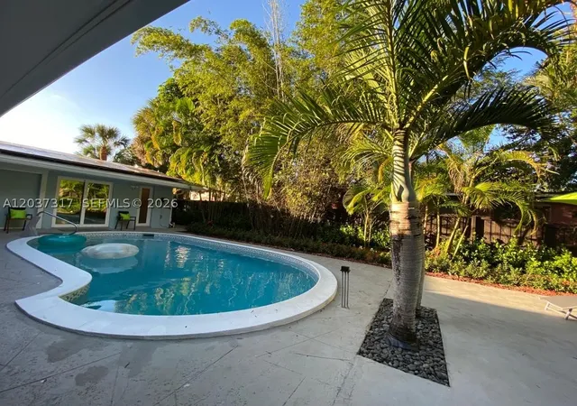 Photo 1 of Single family home for sale at 204 Sw 19th Ave, Fort Lauderdale, FL 33312 | MLS# A12037317 | Listing updated on 2026-09-15