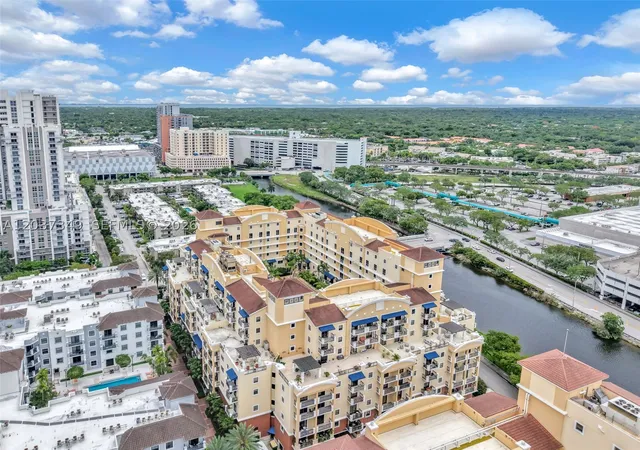 Photo 2 of Condo for sale at 8390 Sw 72nd Ave #905, Miami, FL 33143 | MLS# A12037349 | Listing updated on 2026-08-20
