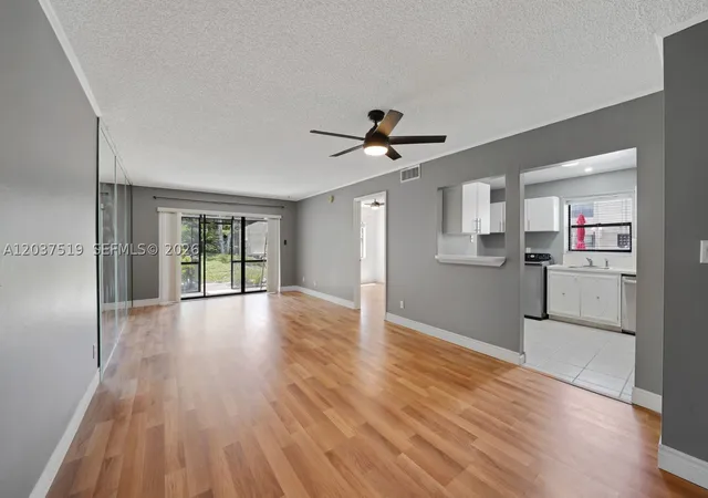 Listing Photo 5 - Condo for sale in building located at 301 N Pine Island Rd, Plantation, FL 33324 - Unit #165