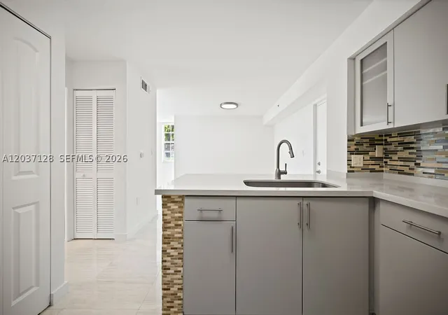 Listing Photo 4 - Condo for sale in building located at 4420 Nw 107Th Ave, Doral, FL 33178 - Unit #107
