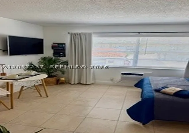 Listing Photo 4 - Condo for sale in building located at 13 Ne 2Nd Ave, Dania Beach, FL 33004 - Unit #203
