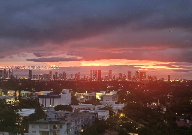 Listing Photo 2 - Condo for sale in building located at 2555 Collins Ave, Miami Beach, FL 33140 - Unit #1508