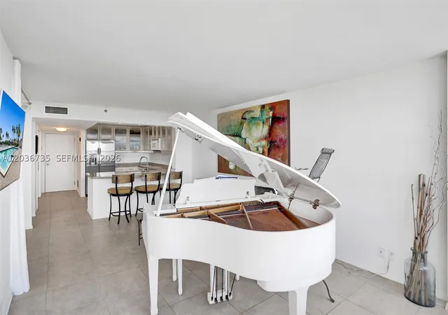 Listing Photo 5 - Condo for sale in building located at 2555 Collins Ave, Miami Beach, FL 33140 - Unit #1508