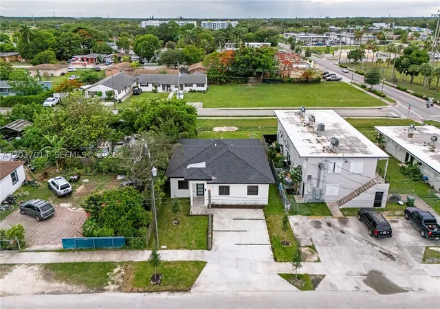 Photo 1 of Single family home for sale at 426 Sw 9th Ave, Homestead, FL 33030 | MLS# A12037014 | Listing updated on 2026-10-02