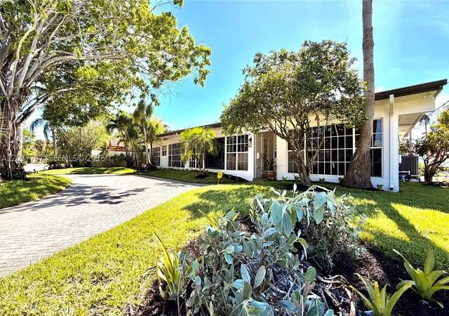 Single family home for sale at 2409 Bayview Dr, Fort Lauderdale, FL 33305 | MLS# A12037737