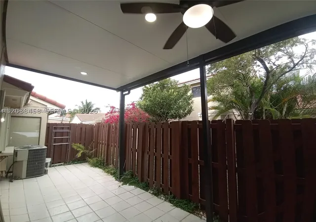Photo 3 of Townhouse for sale at 6533 Nw 170th Ln, Hialeah, FL 33015 | MLS# A12038458 | Listing updated on 2026-09-17