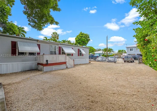 Photo 4 of Sale Pending at 268 King Ave, Key Largo, FL 33037 | MLS# A12038567 | Listing updated on 2026-09-03