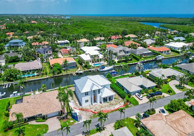 Photo 2 of Single family home for sale at 8967 Se Star Island Way, Hobe Sound, FL 33455 | MLS# A12038010 | Listing updated on 2026-08-26