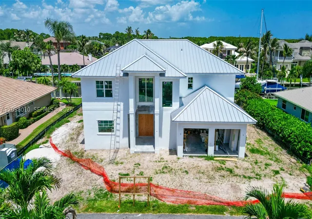 Photo 3 of Single family home for sale at 8967 Se Star Island Way, Hobe Sound, FL 33455 | MLS# A12038010 | Listing updated on 2026-08-26