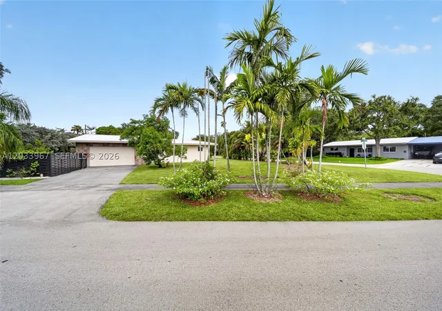 Photo 3 of Single family home for sale at 8250 Sw 118th Ter, Miami, FL 33156 | MLS# A12033967 | Listing updated on 2026-08-29