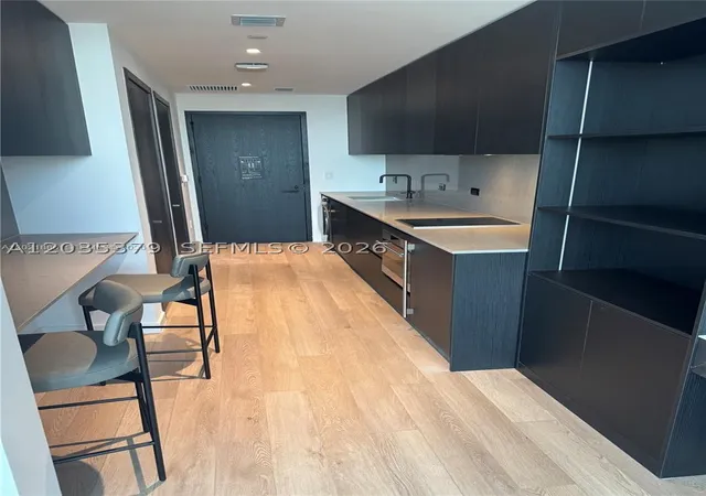 Photo 2 of Condo for sale at 20 Ne 11 #3303A, Miami, FL 33132 | MLS# A12035379 | Listing updated on 2026-09-10