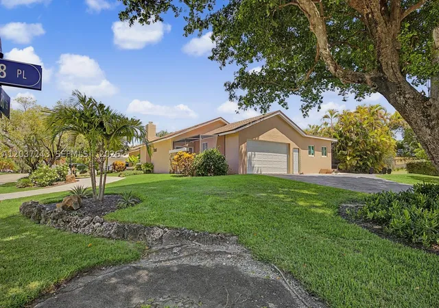 Photo 3 of Single family home for sale at 7880 Sw 180Th Ter, Palmetto Bay, FL 33157 | MLS# A12037243 | Listing updated on 2026-10-06
