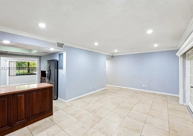 Photo 4 of Townhouse for sale at 86 Ann Lee Ln, Tamarac, FL 33319 | MLS# A12037367 | Listing updated on 2026-10-02