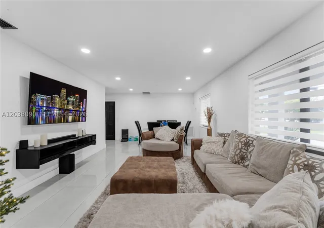Photo 4 of Single family home for sale at 551 Sw 127Th Ave, Miami, FL 33184 | MLS# A12038090 | Listing updated on 2026-10-06