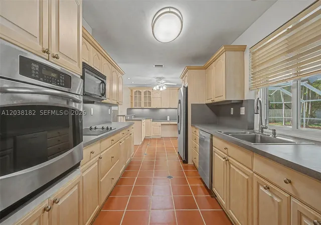 Photo 3 of Single family home for sale at 16842 Sw Sw 79 Pl, Palmetto Bay, FL 33157 | MLS# A12038182 | Listing updated on 2026-10-06