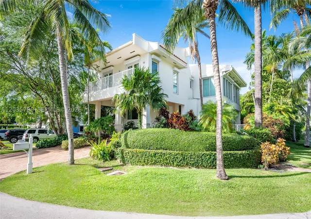 Single family home for sale at 650 Curtiswood Dr, Key Biscayne, FL 33149 | MLS# A12035700