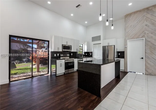Photo 2 of House for sale at 601 Leslie Dr, Hallandale Beach, FL 33009 | MLS# A12039838 | Listing updated on 2026-10-02