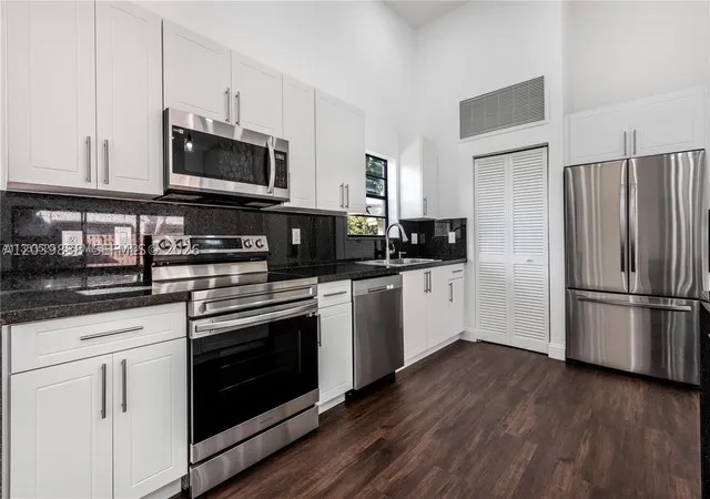 Photo 3 of House for sale at 601 Leslie Dr, Hallandale Beach, FL 33009 | MLS# A12039838 | Listing updated on 2026-10-02