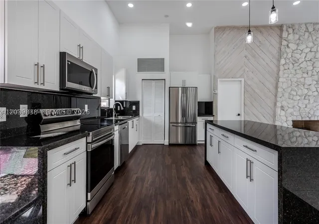 Single family home for sale at 601 Leslie Dr, Hallandale Beach, FL 33009 | MLS# A12039838