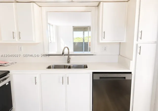 Photo 1 of Condo for sale at 406 Nw 68th Ave #526, Plantation, FL 33317 | MLS# A12040027 | Listing updated on 2026-09-11