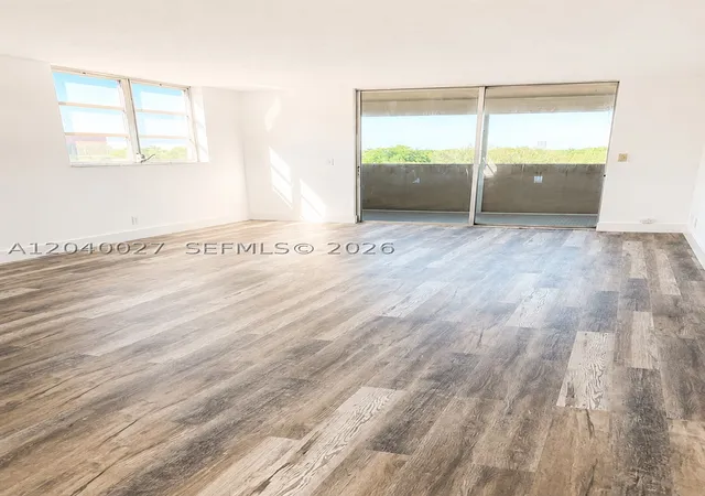Photo 3 of Condo for sale at 406 Nw 68th Ave #526, Plantation, FL 33317 | MLS# A12040027 | Listing updated on 2026-09-11