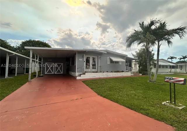 Manufactured home for sale at 2341 Sw 84Th Ave, Davie, FL 33324 | MLS# A12040100