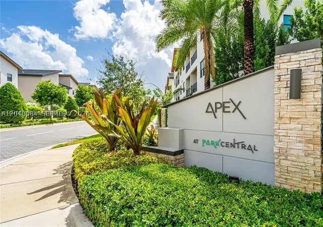 Condo for sale at 8025 Nw 104Th Ave #31, Doral, FL 33178 | MLS# A12040084