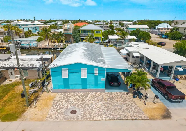 Photo 3 of Single family home for sale at 837 91st Court Ocean, Marathon, FL 33050 | MLS# A12040308 | Listing updated on 2026-08-27