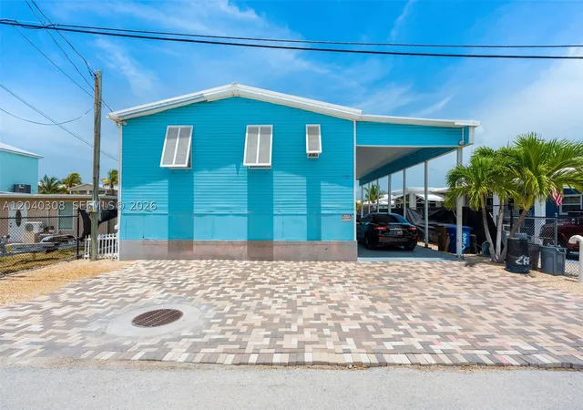 Photo 3 of Single family home for sale at 837 91St Court Ocean, Marathon, FL 33050 | MLS# A12040308 | Listing updated on 2026-08-27